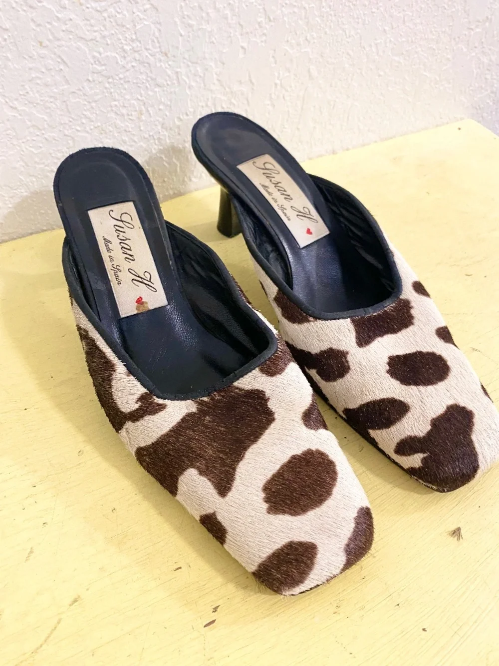 ****SOLD***Susan H Size 8 1/2 Women’s Print Slip On Sandals Heels made in Spain